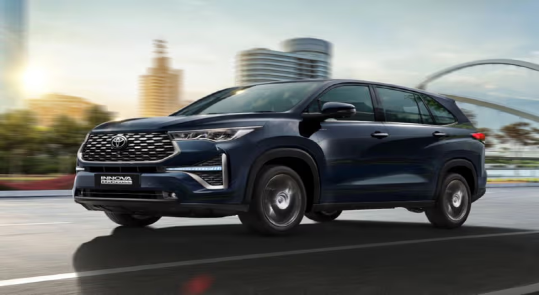 টয়োটার এই গাড়িটির বিক্রি ২ লাখের গণ্ডি পেরিয়ে গেছে, জেনে নিন কেন মানুষ এটি কেনার জন্য হুমড়ি খেয়ে পড়ছে?